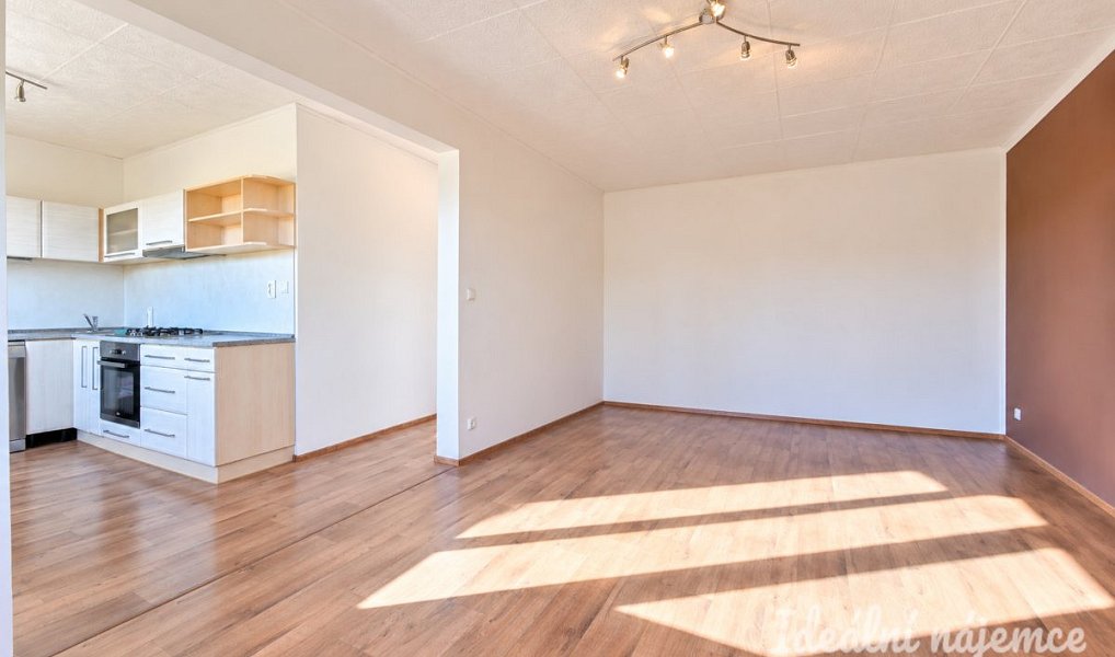 Pronájem bytu 3+1 80 m², Rosice – náhled fotky 3