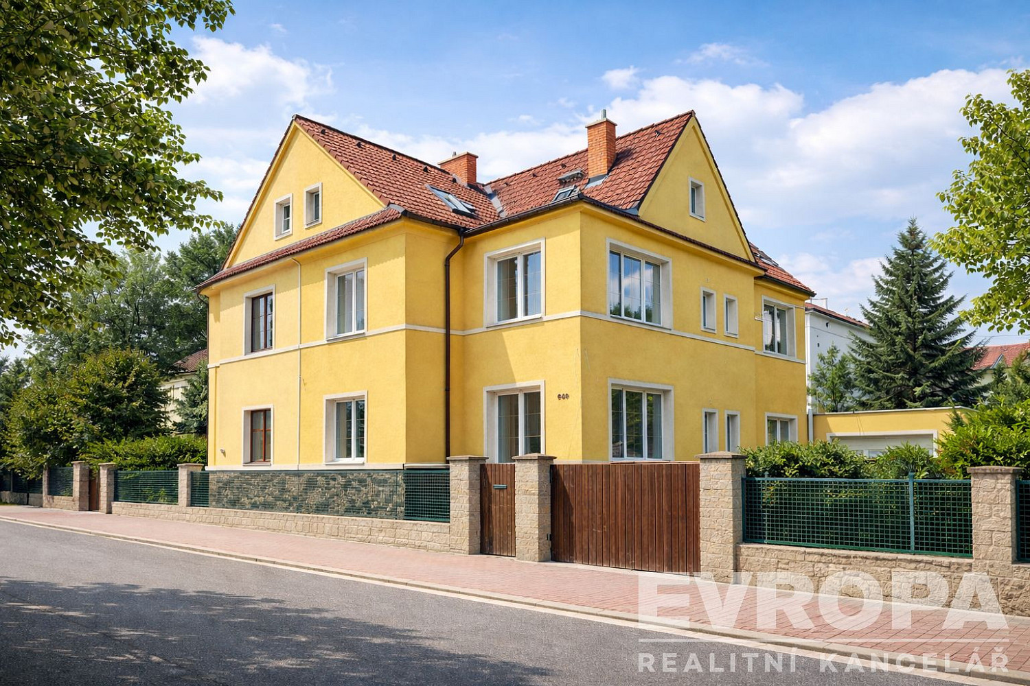 Prodej domu 200 m² s pozemkem 375 m²