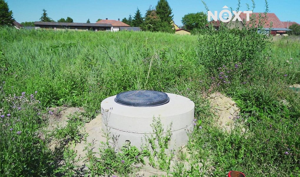 Prodej stavebního pozemku 1 294 m², Strašov – náhled fotky 12