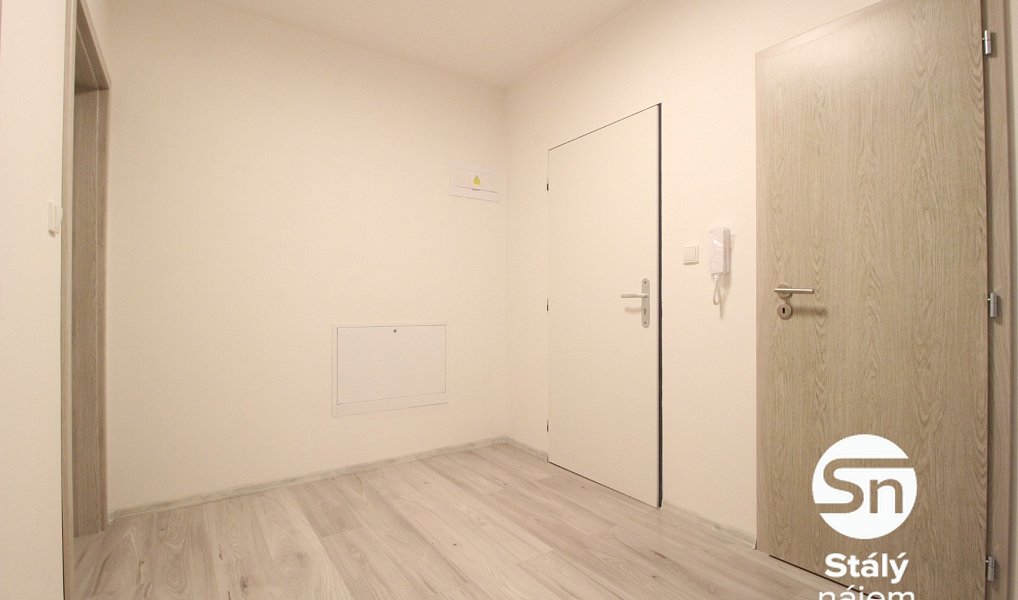 Pronájem bytu 3+kk 78 m², Milovice – náhled fotky 9