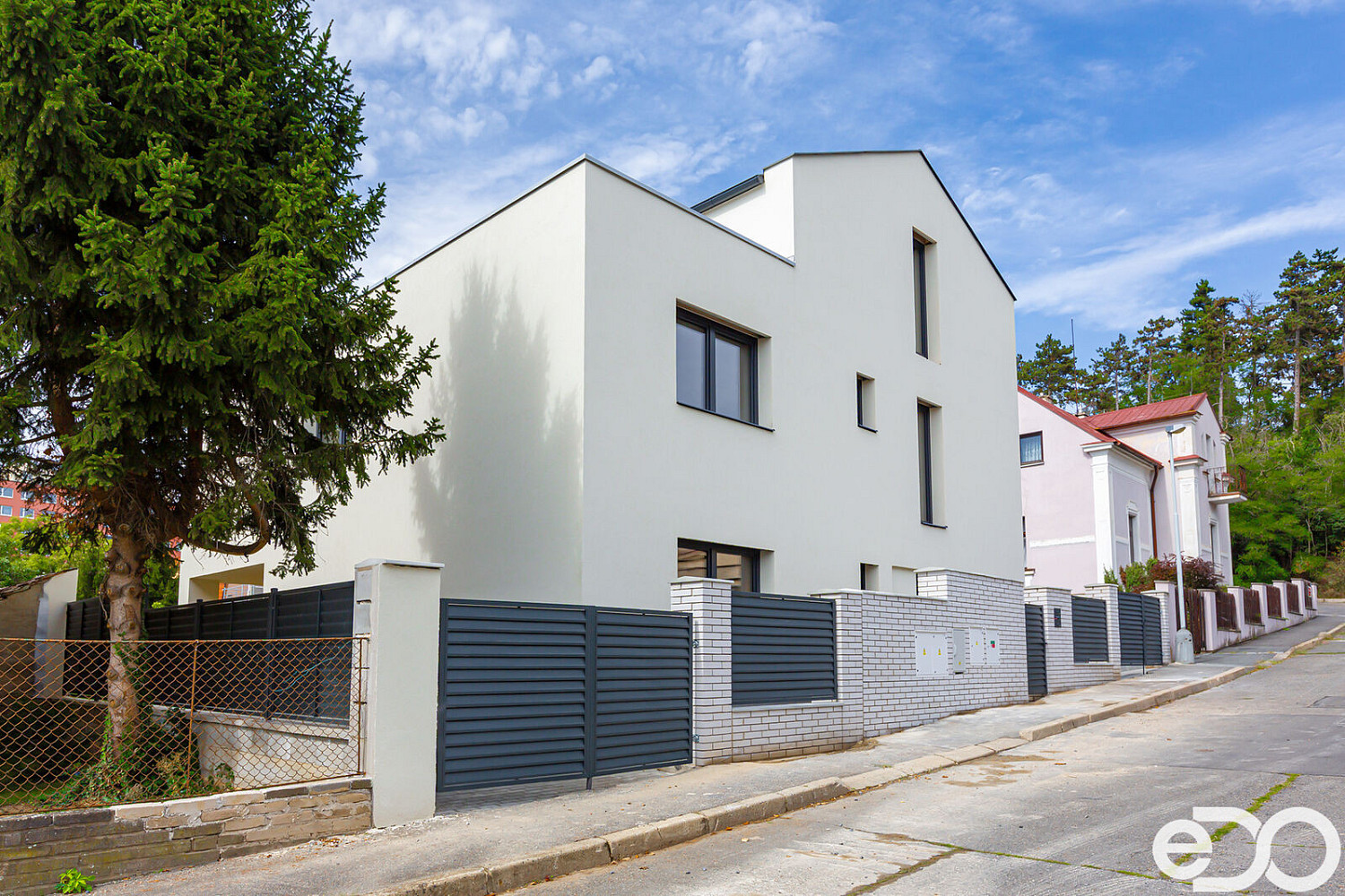 Prodej domu 375 m² s pozemkem 485 m² – fotografie 3
