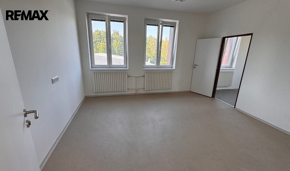 Pronájem kanceláře 16 m², Pelhřimov – náhled fotky 5