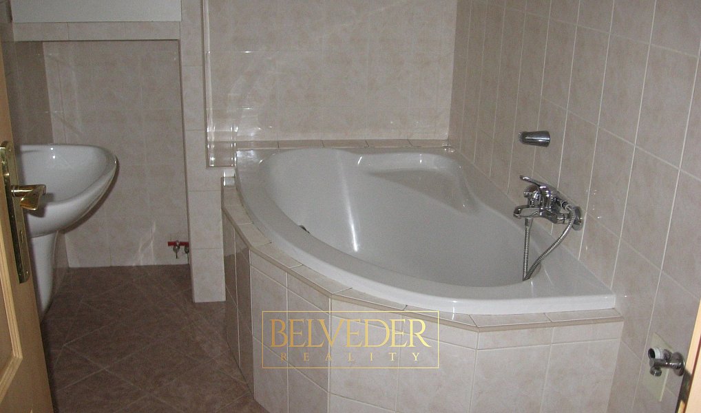 Pronájem bytu 2+1 74 m², Teplice – náhled fotky 12