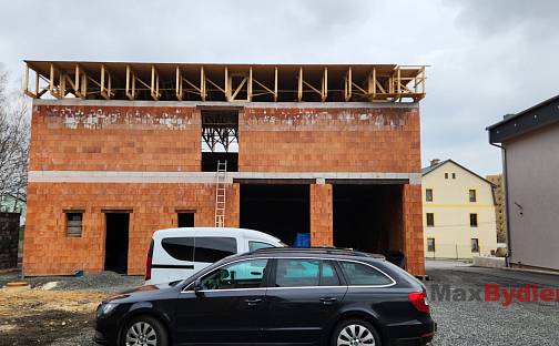 Pronájem skladovacích prostor 422 m²