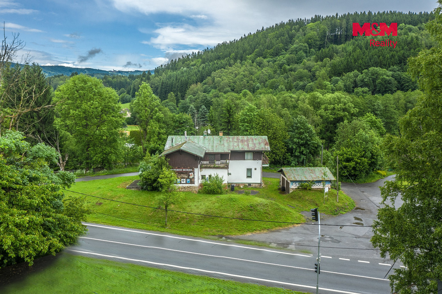 Prodej ubytovacího objektu 500 m² – fotografie 2