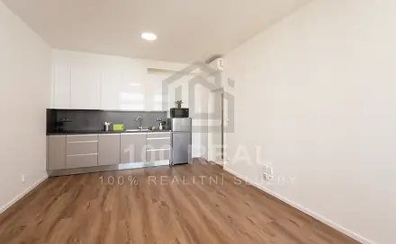 Pronájem bytu 2+kk 44 m², třída Míru, Pardubice - Zelené Předměstí