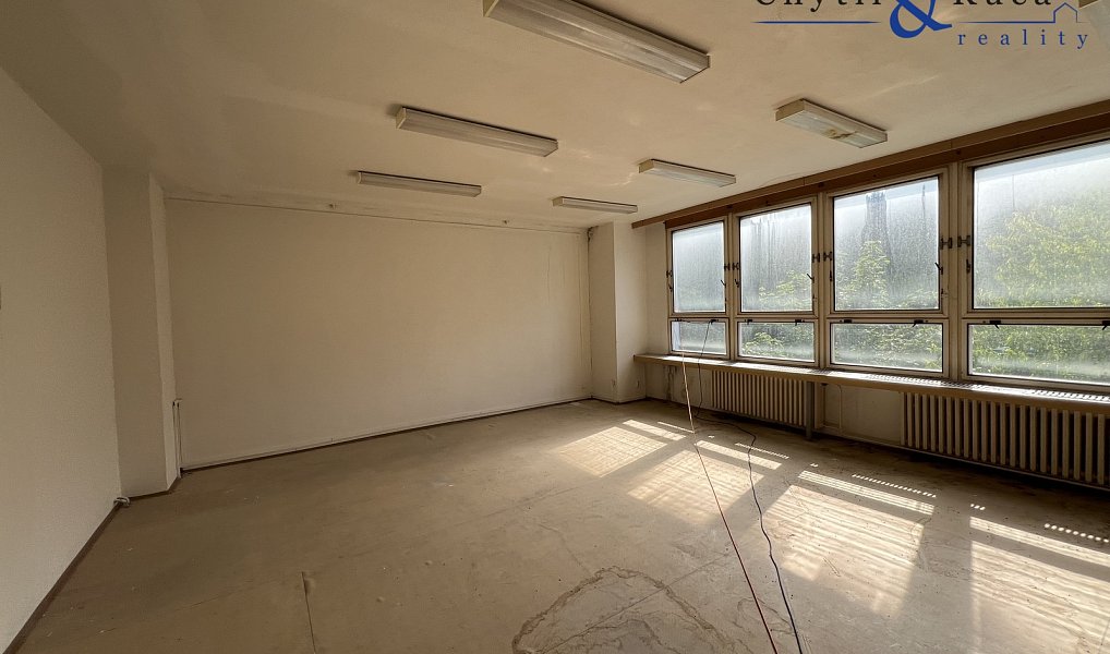 Prodej skladovacích prostor 2 156 m², Vsetín – náhled fotky 4