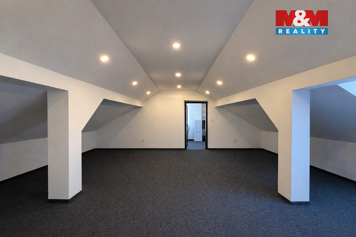 Pronájem bytu 3+1 143 m² — photo 4