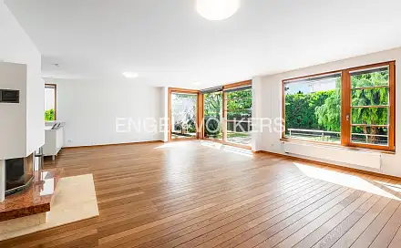 Pronájem domu 350 m² s pozemkem 358 m², U dětského hřiště, Praha 5 - Jinonice