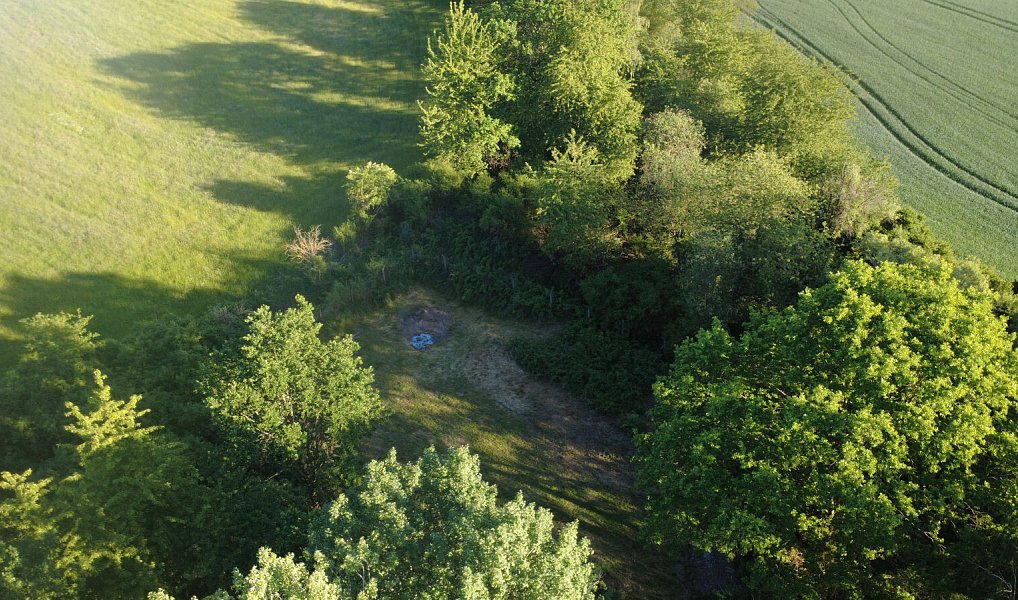 Prodej pozemku 762 m², Bukovany – náhled fotky 2