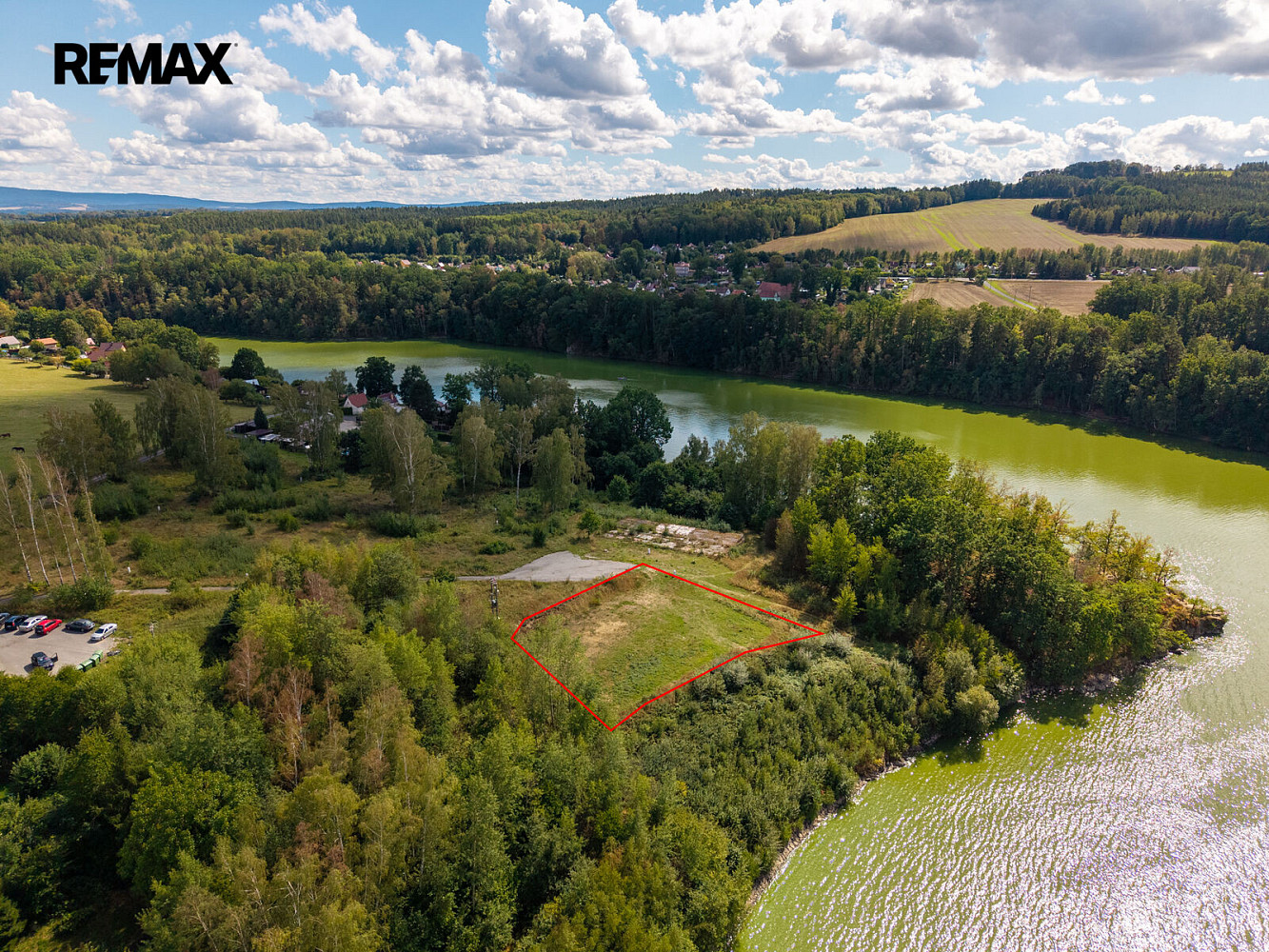 Prodej stavebního pozemku 1 683 m²
