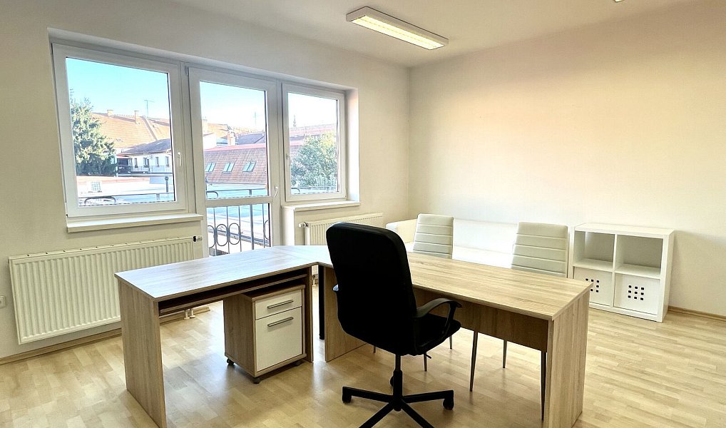 Pronájem kanceláře 22 m², Kyjov – náhled fotky 3