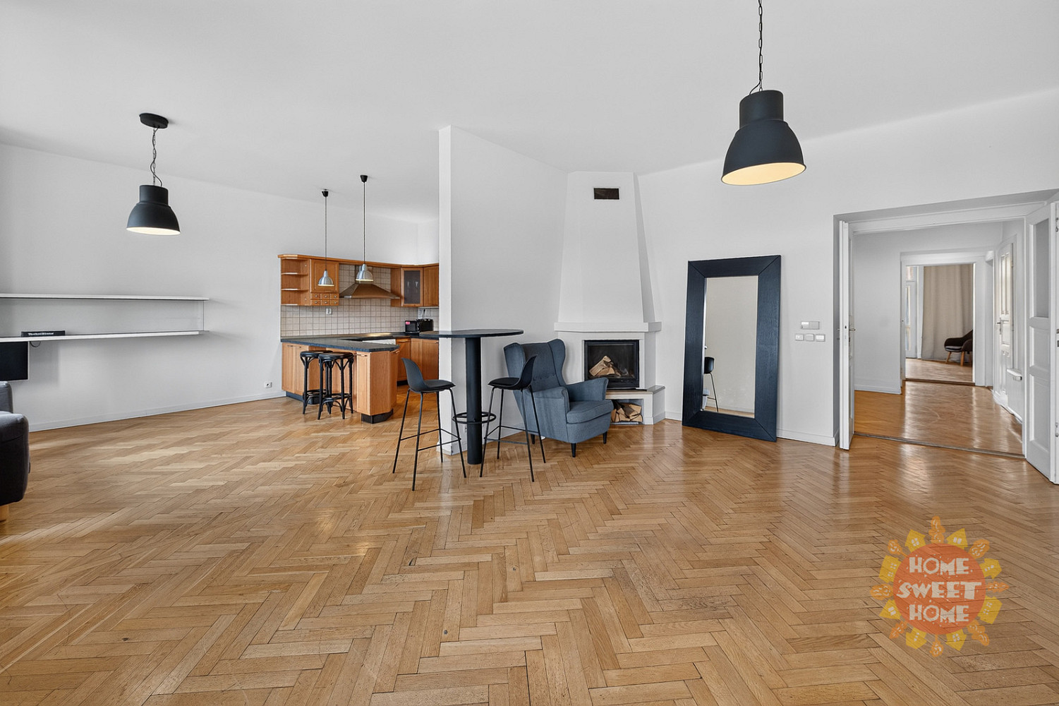 Pronájem bytu 4+kk 141 m² — photo 2