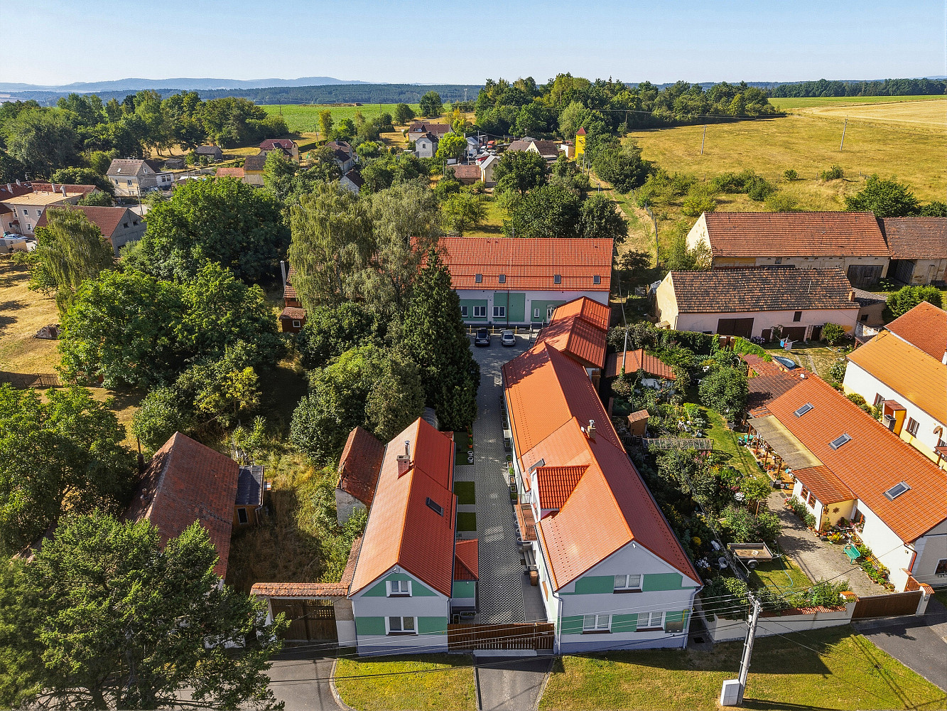 Prodej ubytovacího objektu 650 m² – fotografie 2