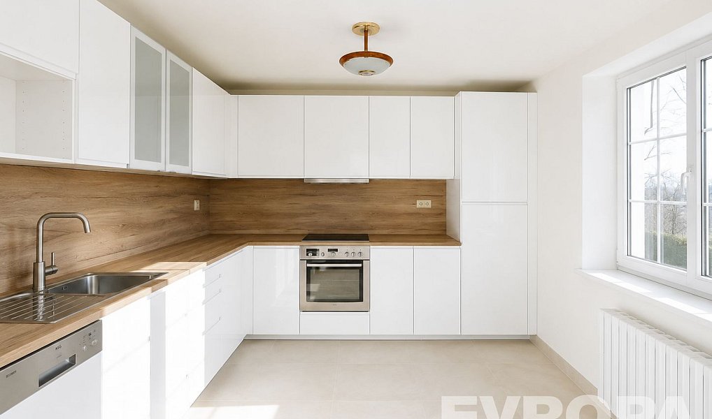 Pronájem domu 350 m² s pozemkem 534 m², Průhonice – náhled fotky 5