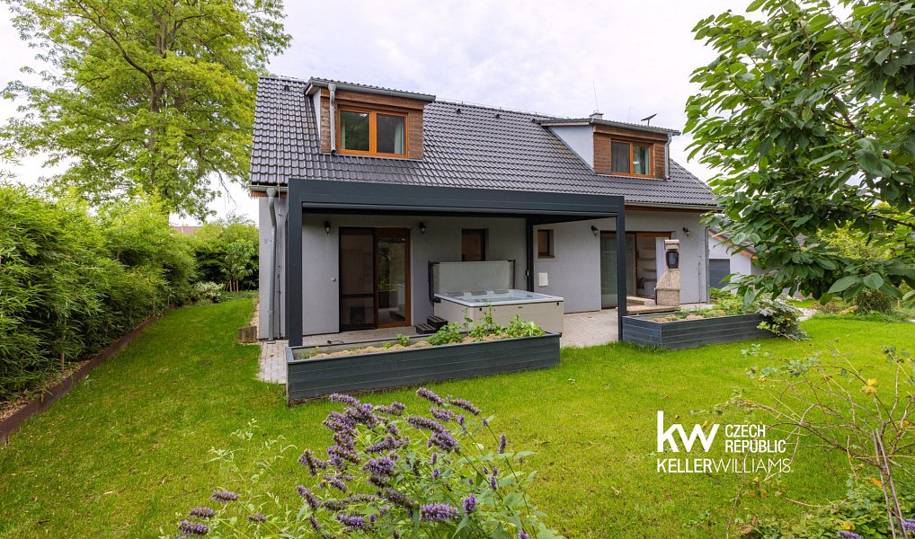 Prodej domu 145 m² s pozemkem 723 m², Zlonín – náhled fotky 10