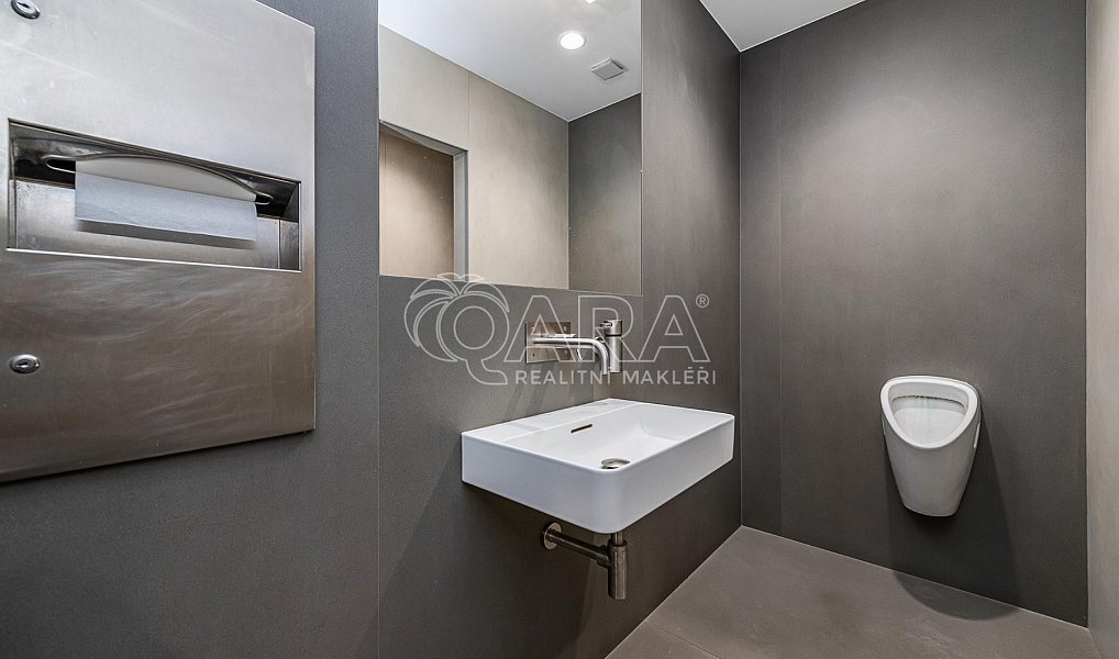 Pronájem kanceláře 240 m², Praha – náhled fotky 16