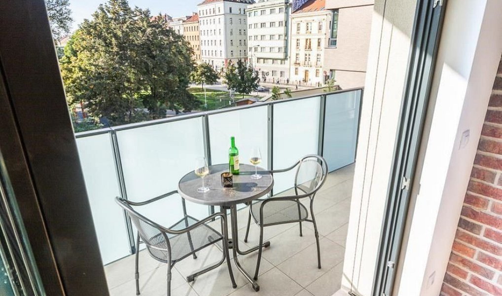 Pronájem bytu 2+kk 68 m², Praha – náhled fotky 13