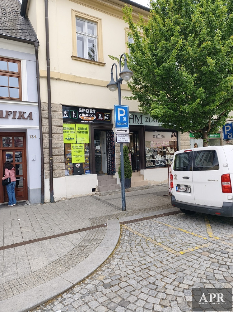 Pronájem obchodních prostor 30 m² — photo 2