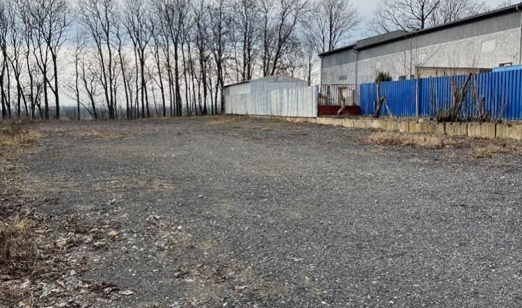 Pronájem komerčního pozemku 1 100 m², Červený Újezd – náhled fotky 3