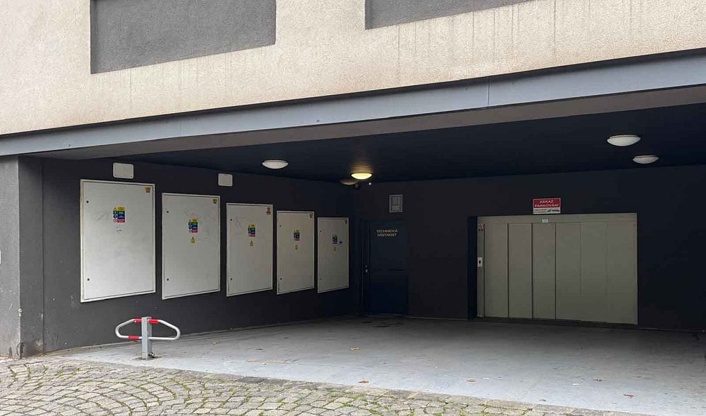 Pronájem garážového stání, Praha 5 - Smíchov, Praha – náhled fotky 5