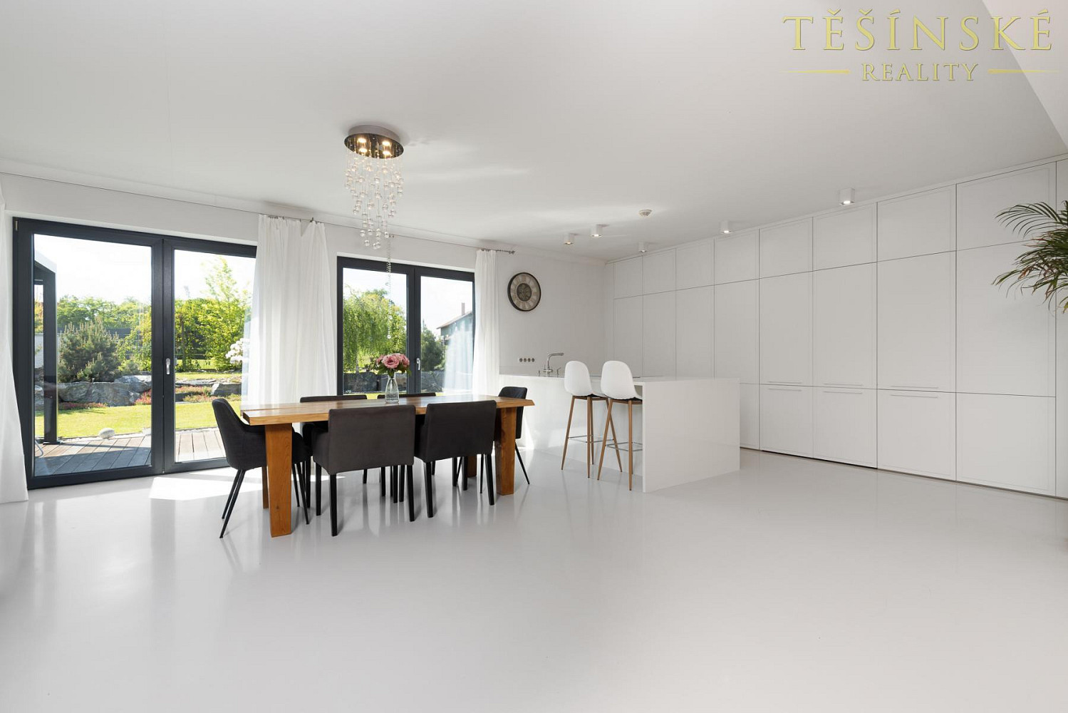 Prodej domu 202 m² s pozemkem 1 411 m²