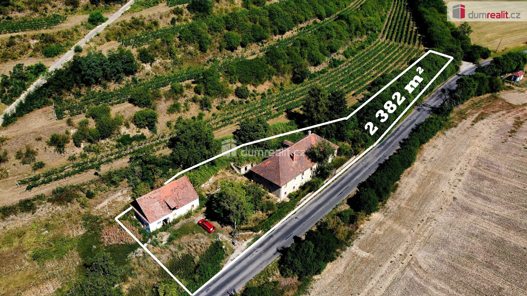 Prodej domu 300 m² s pozemkem 2 382 m²
