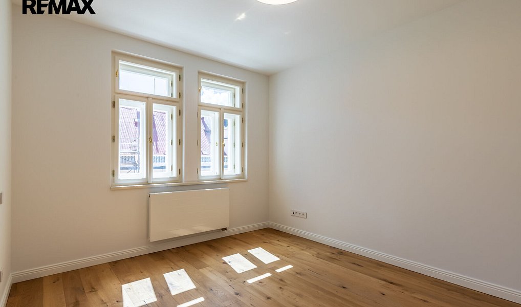 Pronájem bytu 4+kk 130 m², Praha – náhled fotky 8
