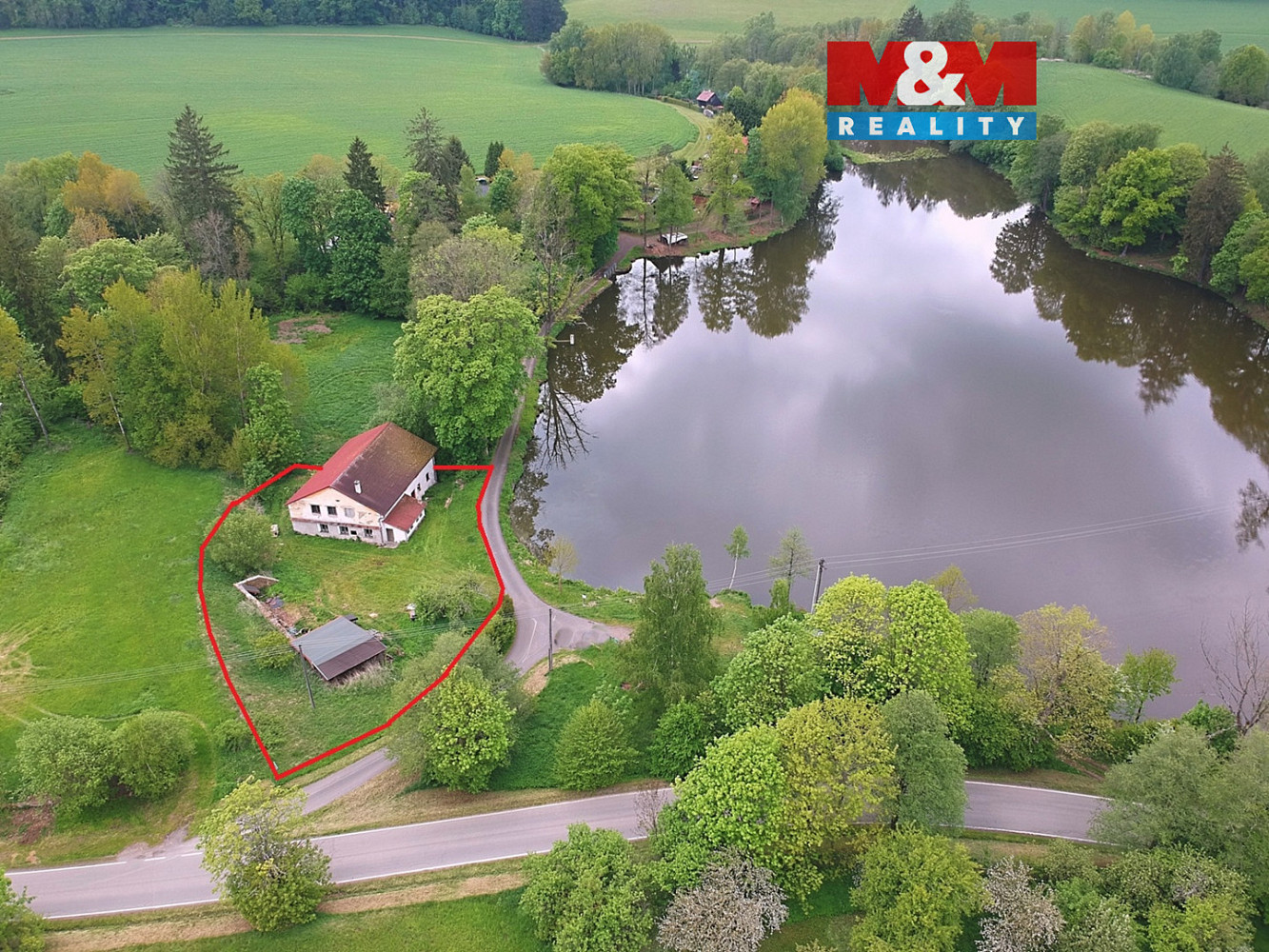 Prodej domu 290 m² s pozemkem 1 986 m², Těchobuz