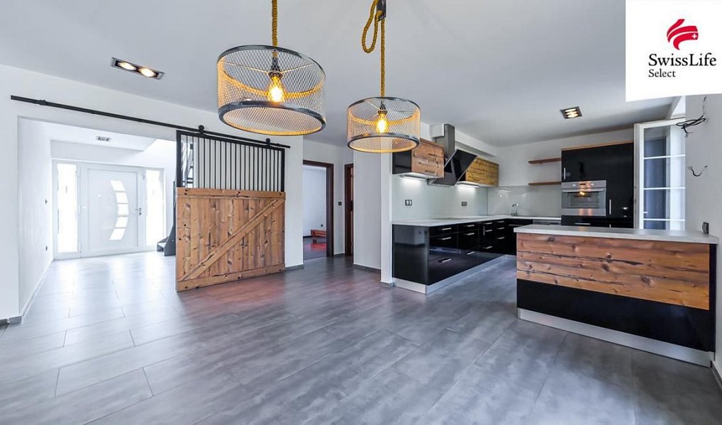 Prodej domu 211 m² s pozemkem 975 m², Ostrov – náhled fotky 2