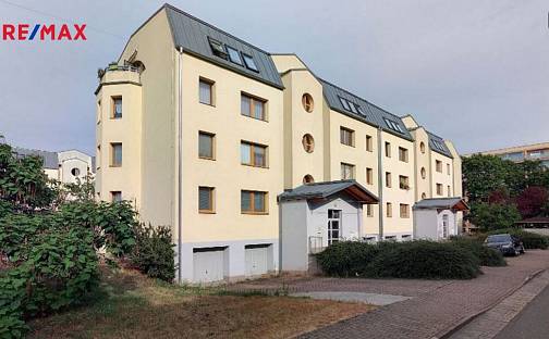 Pronájem bytu 2+kk 56 m², Na Labišti, Pardubice - Polabiny