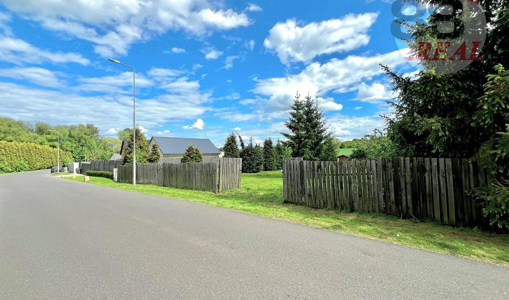 Prodej stavebního pozemku 1 301 m², Radonice – náhled fotky 12