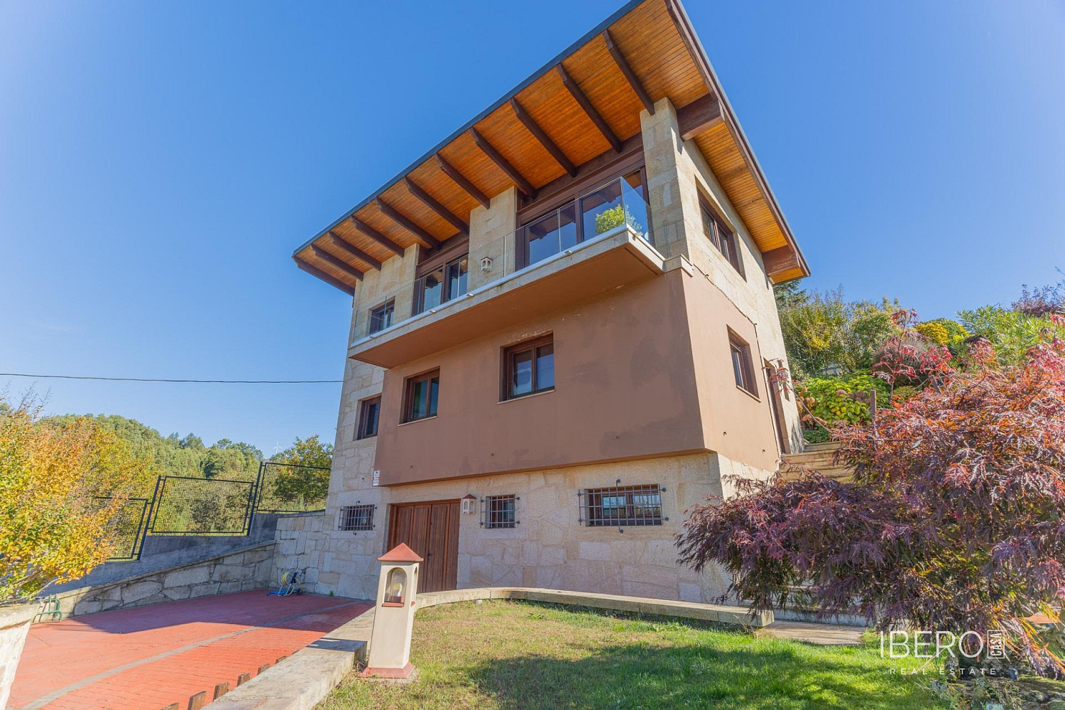 Prodej domu 215 m² s pozemkem 771 m² — photo 2
