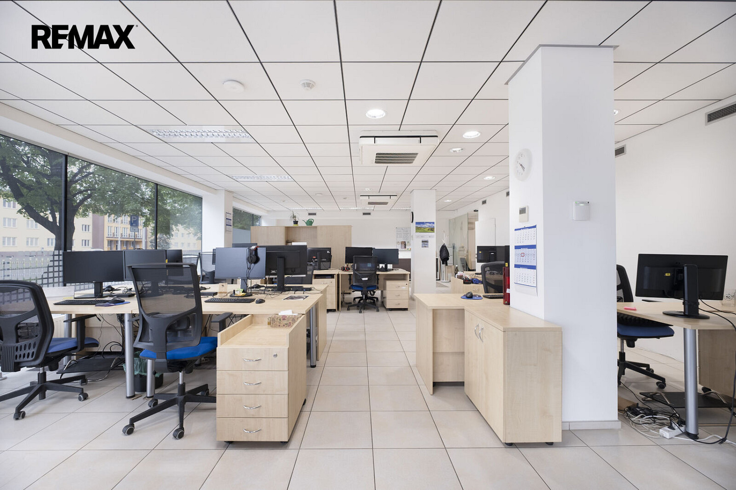 Pronájem kanceláře 146 m² – fotografie 2