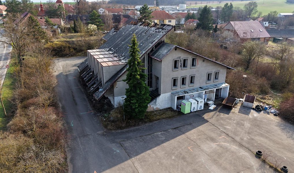 Prodej komerčního pozemku 1 634 m², Mořina – náhled fotky 4