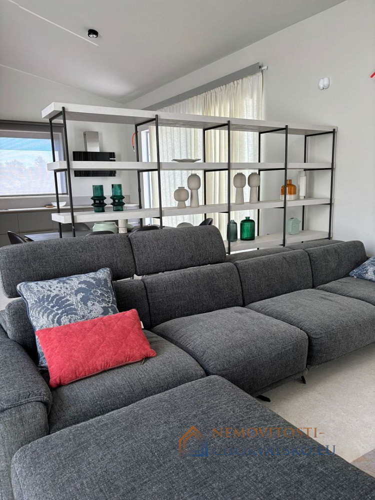 Prodej domu 210 m² s pozemkem 1 000 m² - Ansicht 2