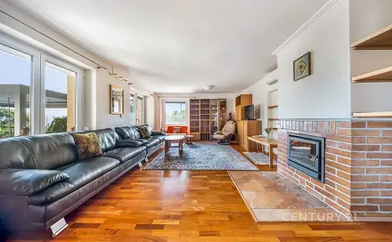 Pronájem bytu 4+1 120 m², Pod urnovým hájem, Praha 5 - Zbraslav