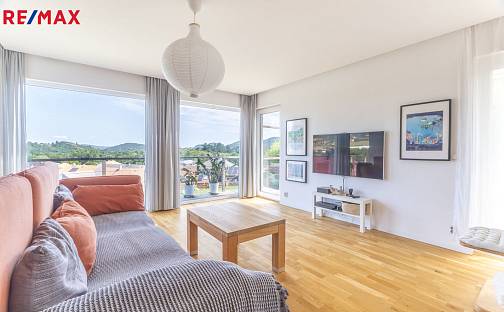 Prodej domu 194 m² s pozemkem 718 m², Bavoryně - Pod Průhony, okres Beroun