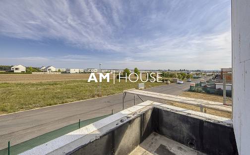 Prodej domu 154 m² s pozemkem 396 m², Zvěřinových, Praha 8 - Březiněves