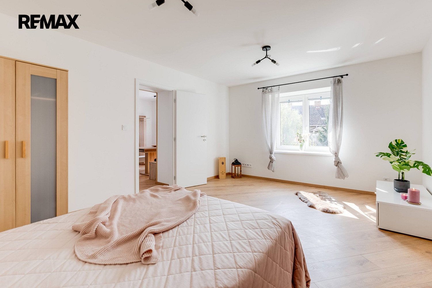 Prodej domu 320 m² s pozemkem 450 m² – další