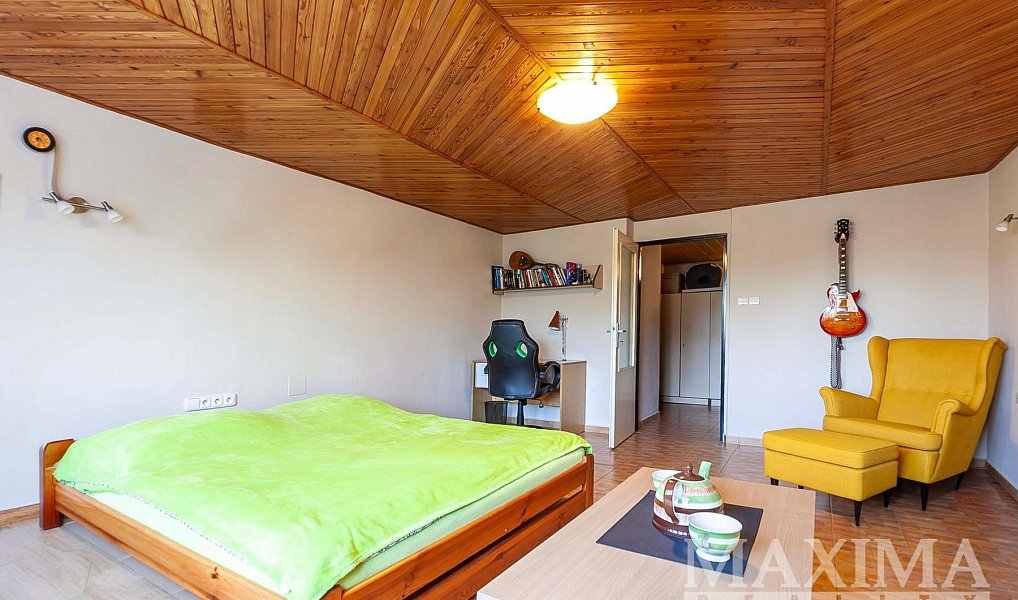 Prodej domu 340 m² s pozemkem 4 800 m², Bečváry – náhled fotky 12