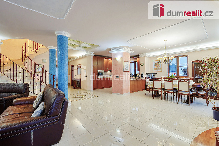 Prodej domu 440 m² s pozemkem 683 m² — photo 3