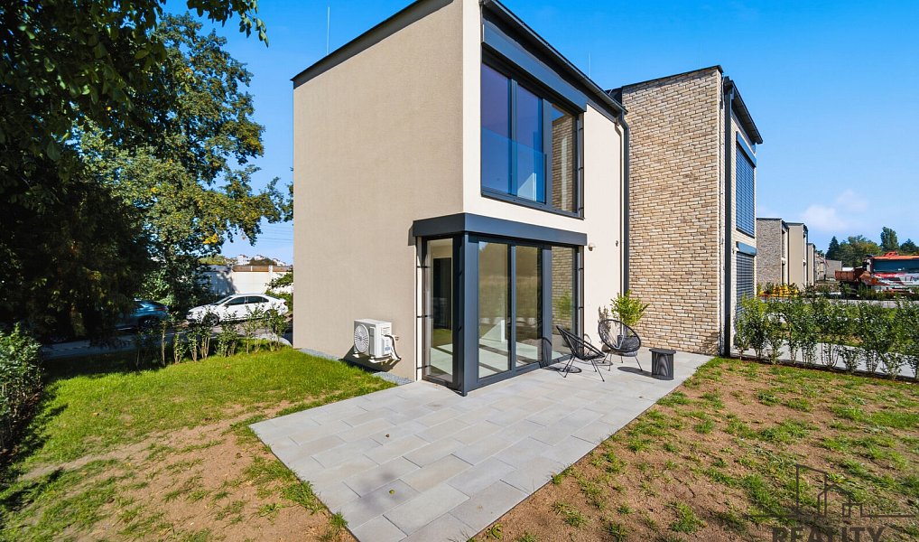 Prodej bytu atypického 55 m², Pardubice – náhled fotky 2