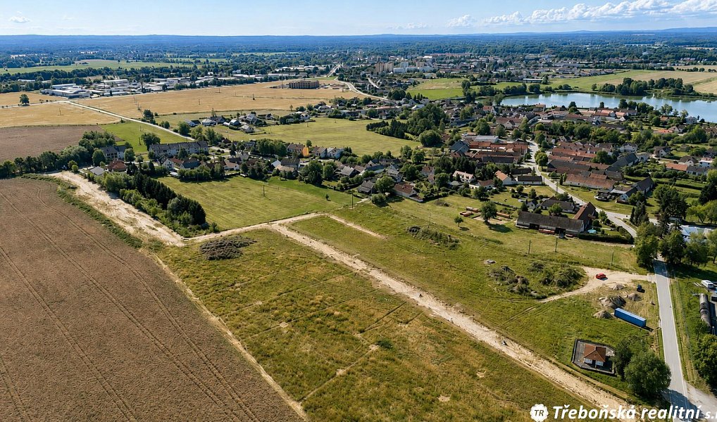 Prodej stavebního pozemku 1 800 m², Třeboň – náhled fotky 2