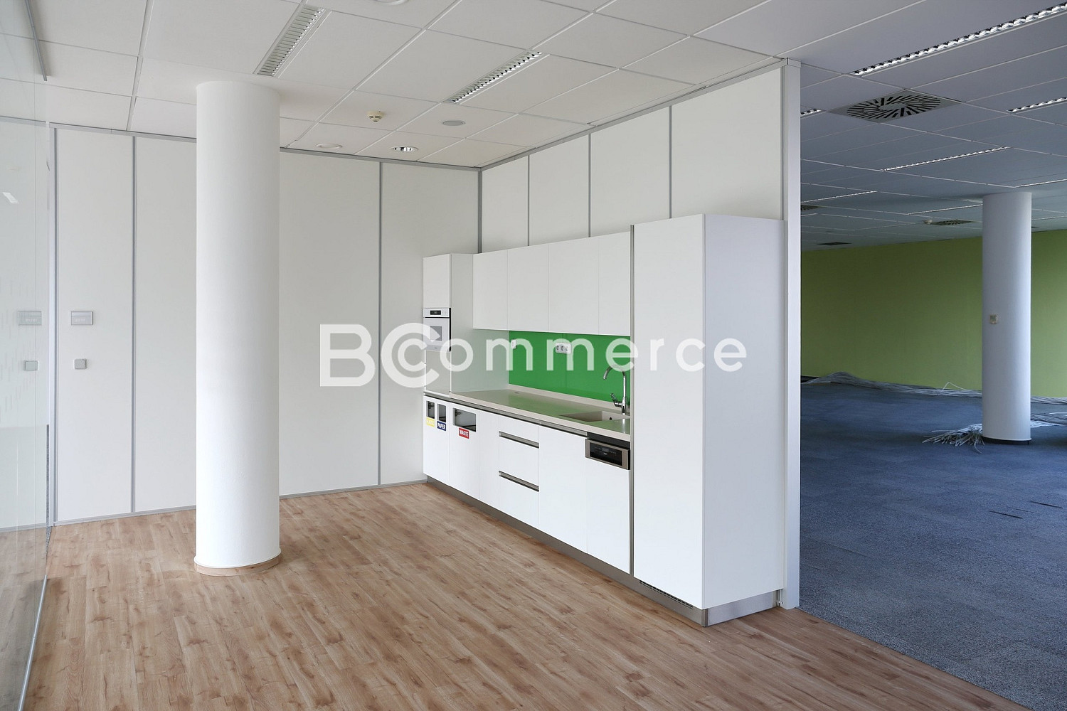Pronájem kanceláře 572 m² – fotografie 3