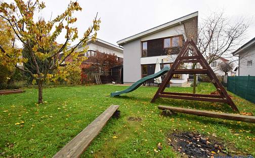 Pronájem domu 142 m² s pozemkem 394 m², Stropnická, Praha 9 - Hloubětín