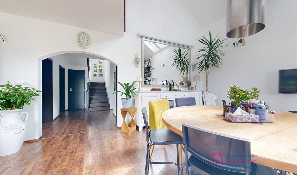 Prodej domu 252 m² s pozemkem 1 211 m², Valtice – náhled fotky 6