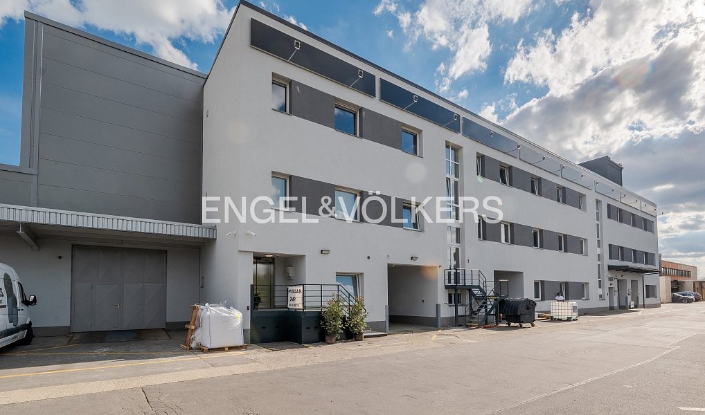Pronájem kanceláře 89 m², Praha – náhled fotky 2