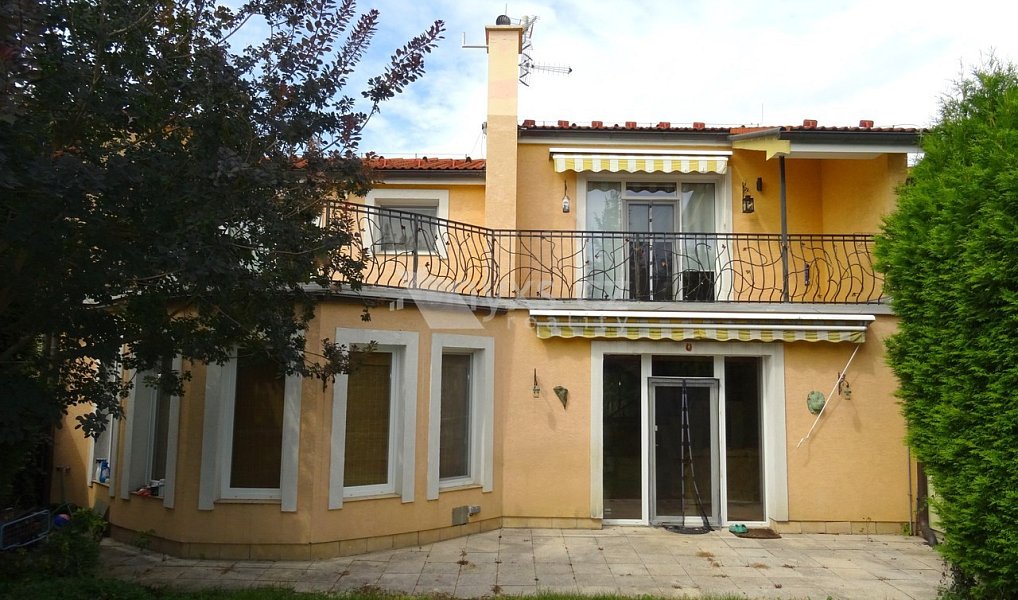 Prodej domu 212 m² s pozemkem 471 m², Jeneč – náhled fotky 2