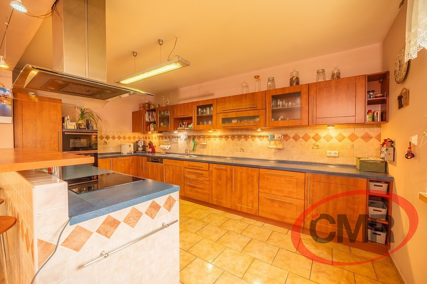 Prodej domu 350 m² s pozemkem 951 m² – fotografie 2